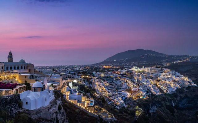 希腊当地经济的发展也得以推进,希腊房地产市场也在旅游业复苏下向好