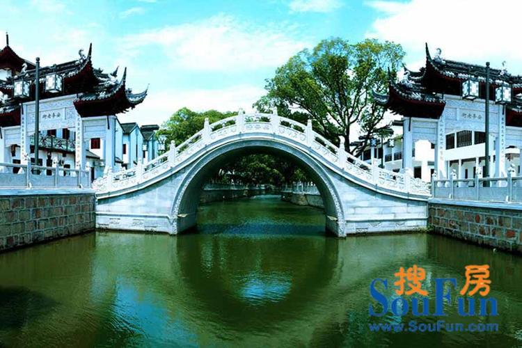 安亭从上海国际汽车城,以汽车产业,房地产业和旅游业三大产业为支撑.
